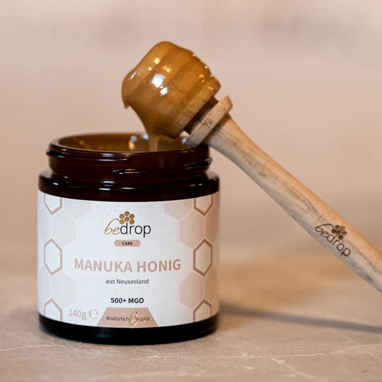 Manuka-Honig mit Honiglöffel