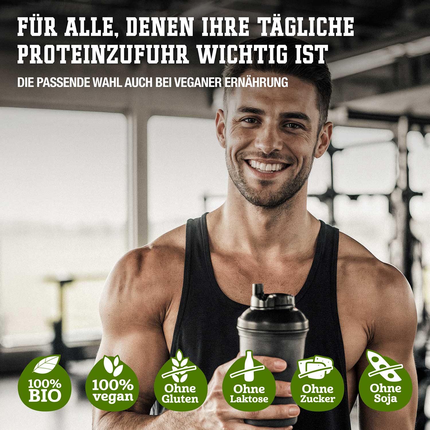 Mann im Fitnessstudio mit Proteindrink, vegan und laktosefrei
