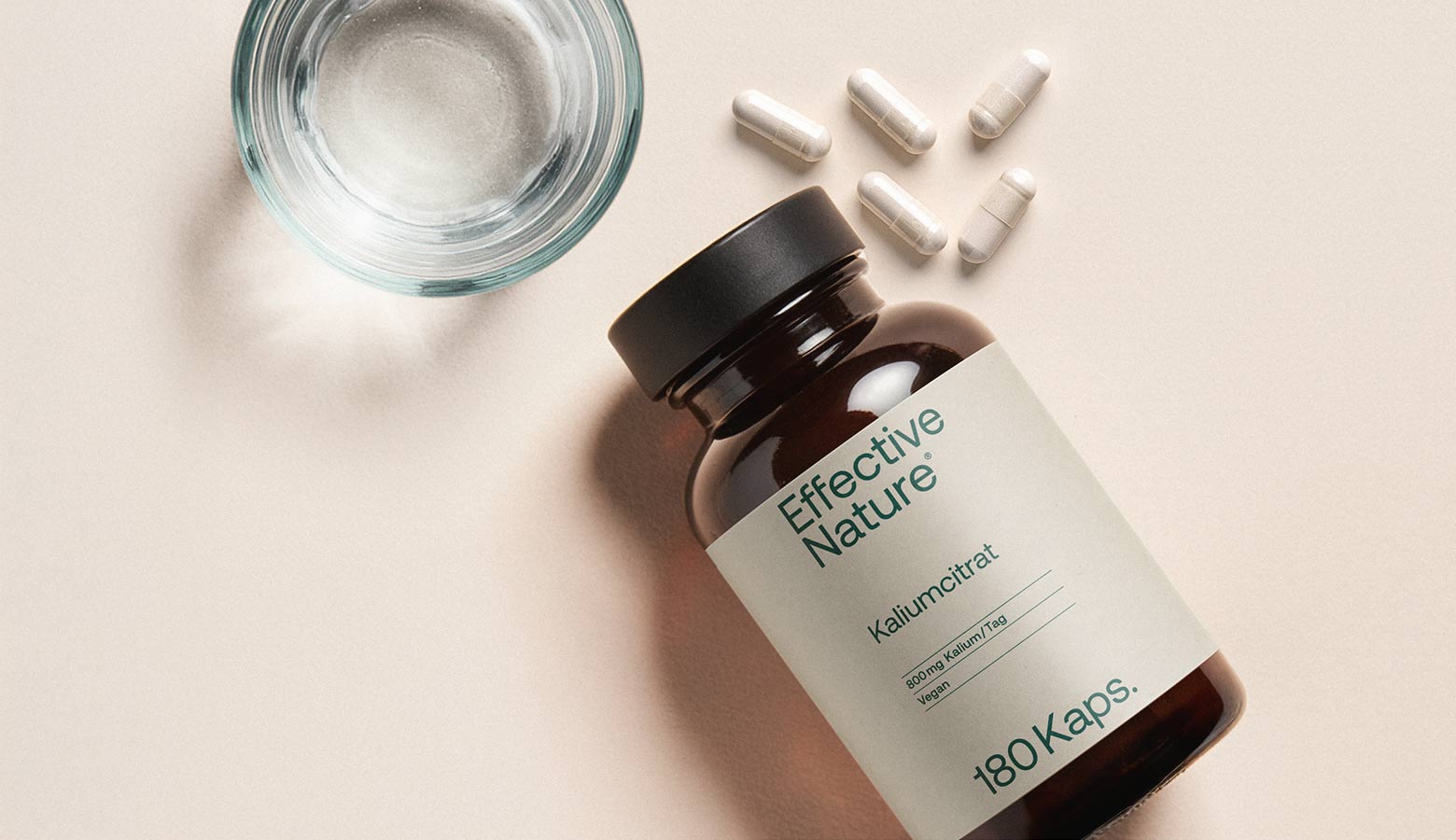 Eine Dose Kalium von Effective Nature auf einem Tisch