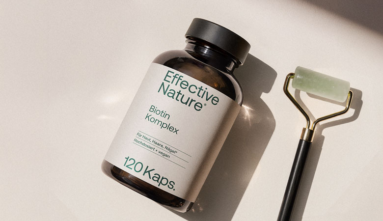 Eine Dose Biotinkomplex von Effective Nature auf einem Tisch