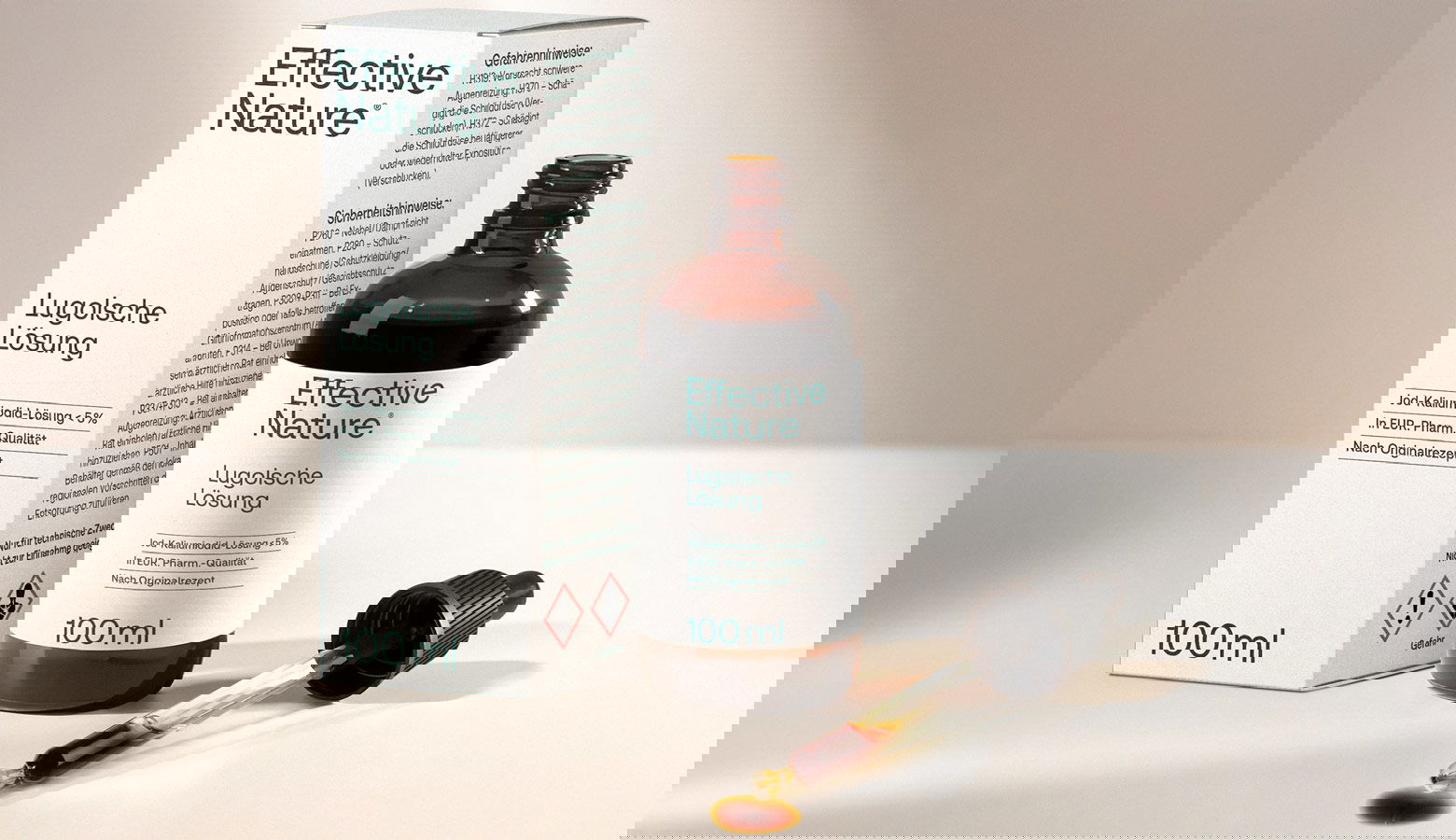 Lugolsche Lösung von Effective Nature auf einem Tische nebst Pipette