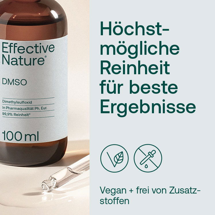 Drei Gläser Marmelade in verschiedenen Geschmacksrichtungen auf einem Tisch, mit hellen Etiketten versehen.