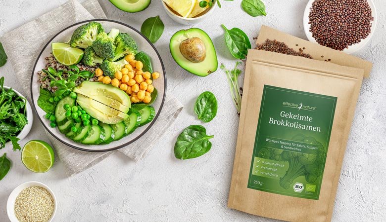 Gekeimte Brokkolisamen in Schalen, Verpackung und Salat